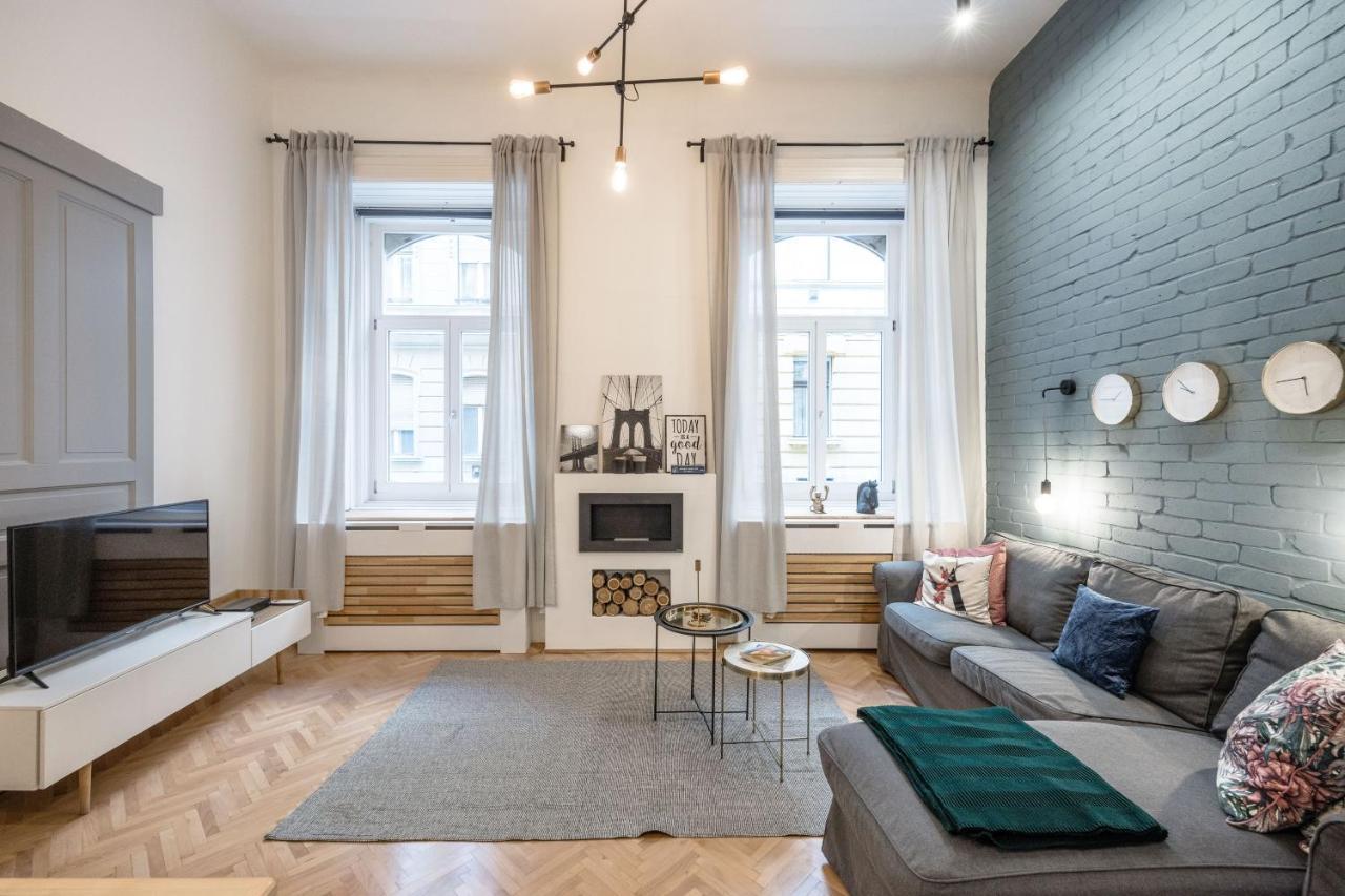 Industrial Fantasy Apartment ブダペスト エクステリア 写真